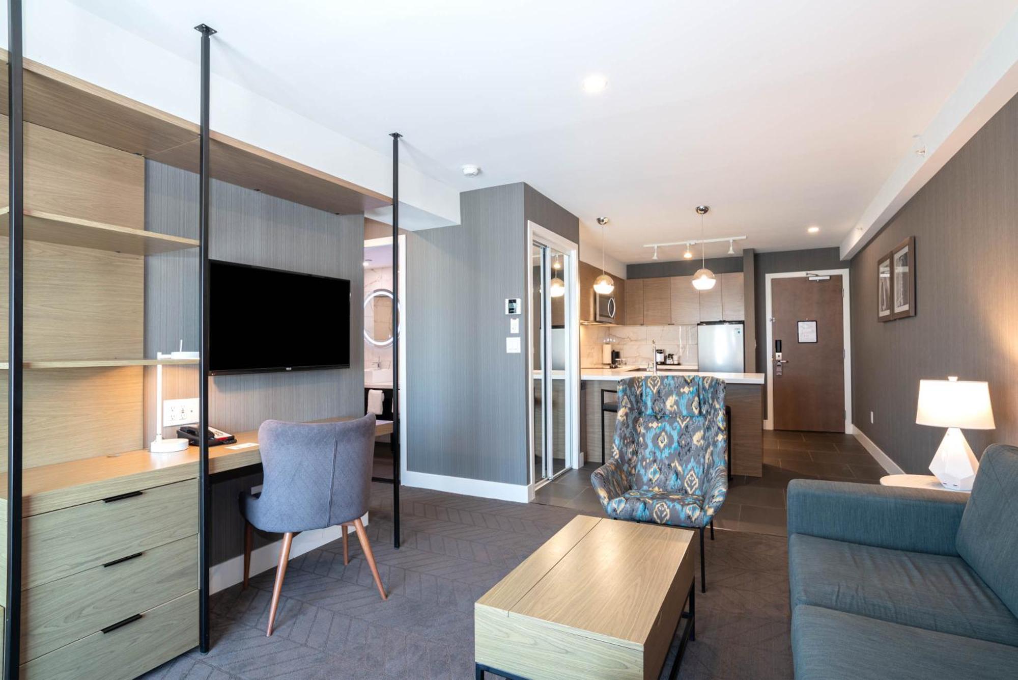 Sandman Signature Calgary Airport Hotel Exterior foto