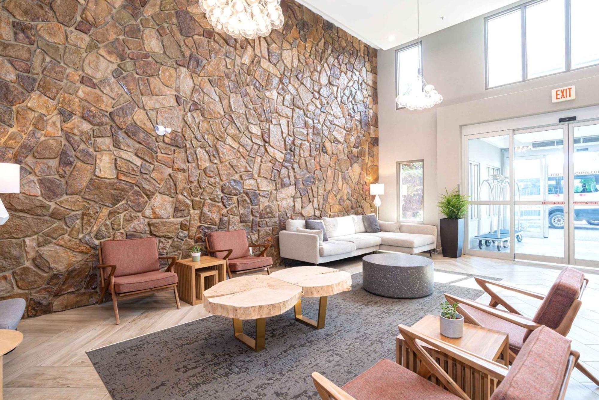 Sandman Signature Calgary Airport Hotel Exterior foto