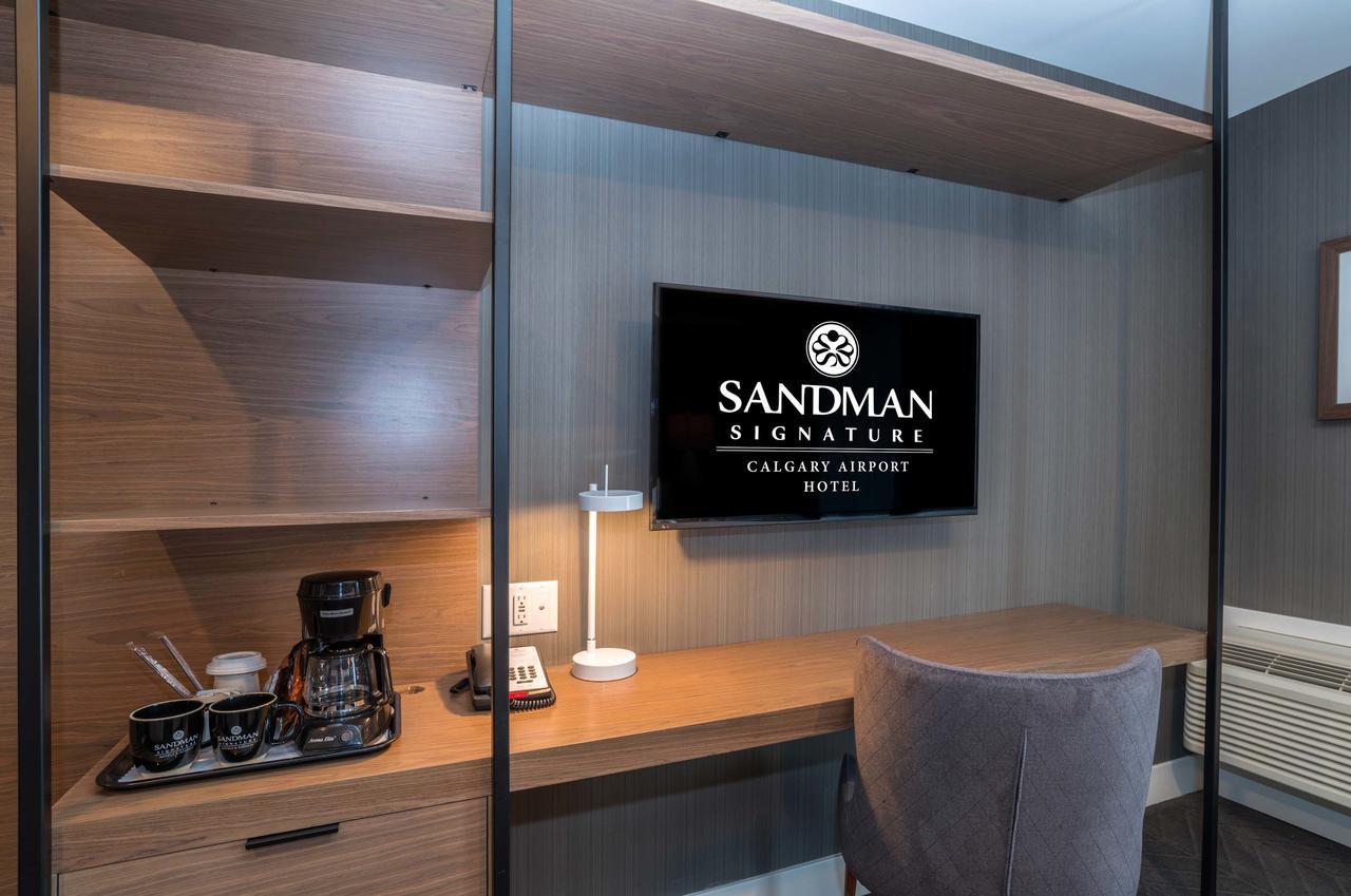 Sandman Signature Calgary Airport Hotel Exterior foto